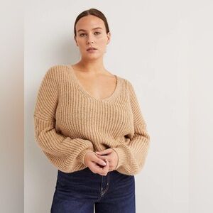 Boden Chunky Fluffy V-Neck Wool & Alpaca-Blend Sweater